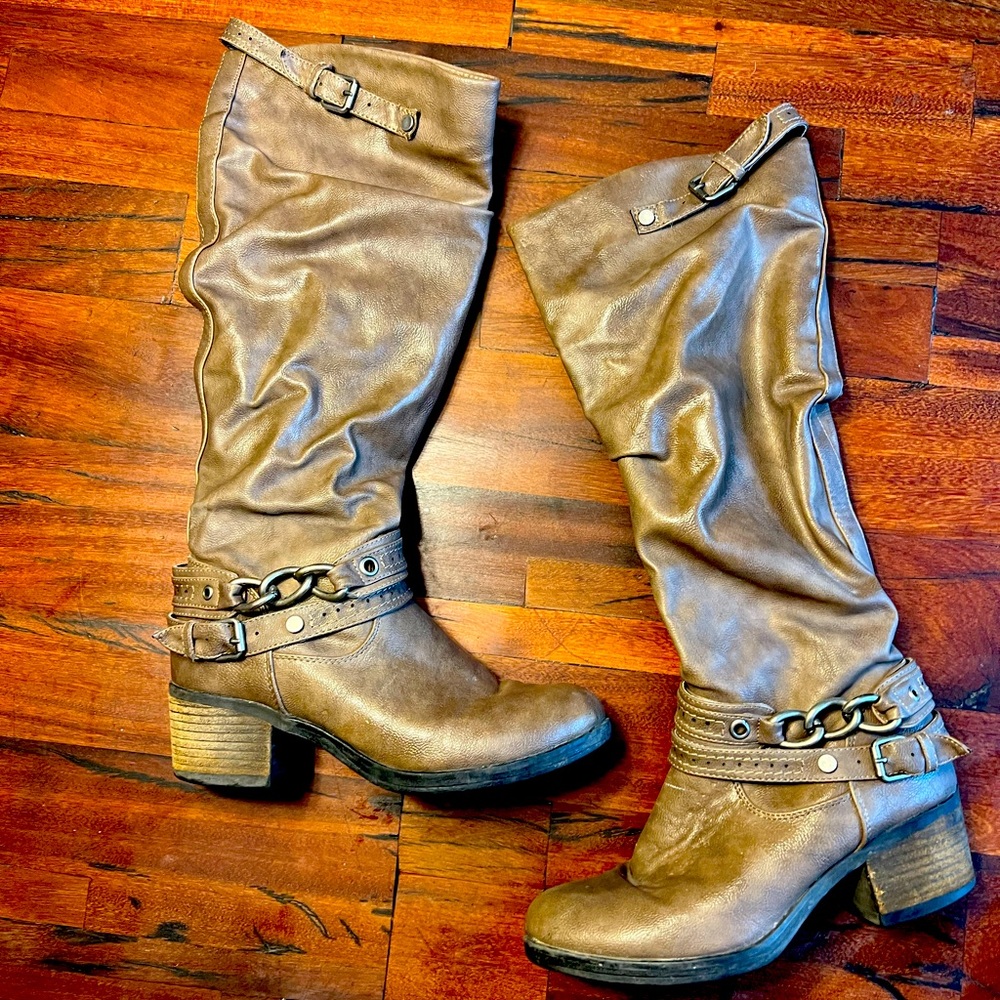 Beige Women’s Carlos Santana knee high Boots Size 7